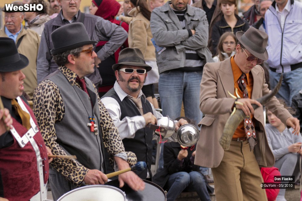 26/50 photos du spectacle Fanfare Détonnante