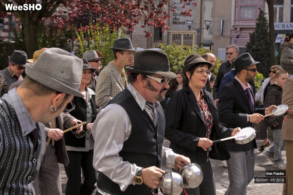 30/50 photos du spectacle Fanfare Détonnante