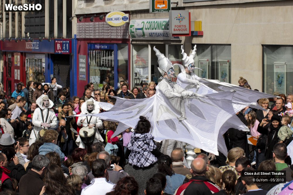 35/50 photos du spectacle White Wings