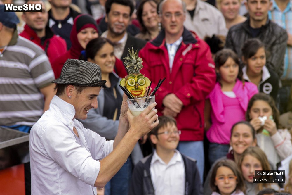 25/50 photos du spectacle Shake That !