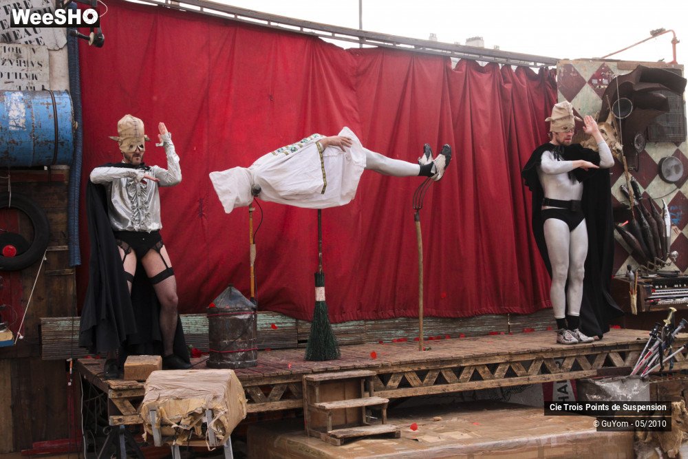 12/46 photos du spectacle Voyage en Bordure du Bord du Bout du Monde 1