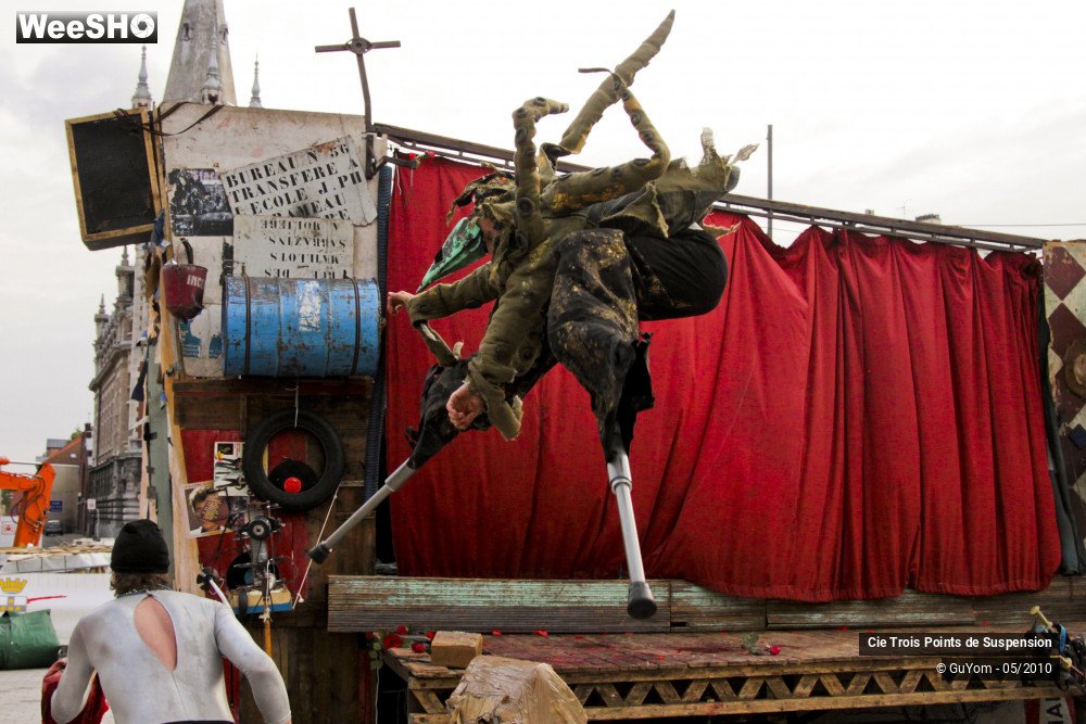 22/46 photos du spectacle Voyage en Bordure du Bord du Bout du Monde 1