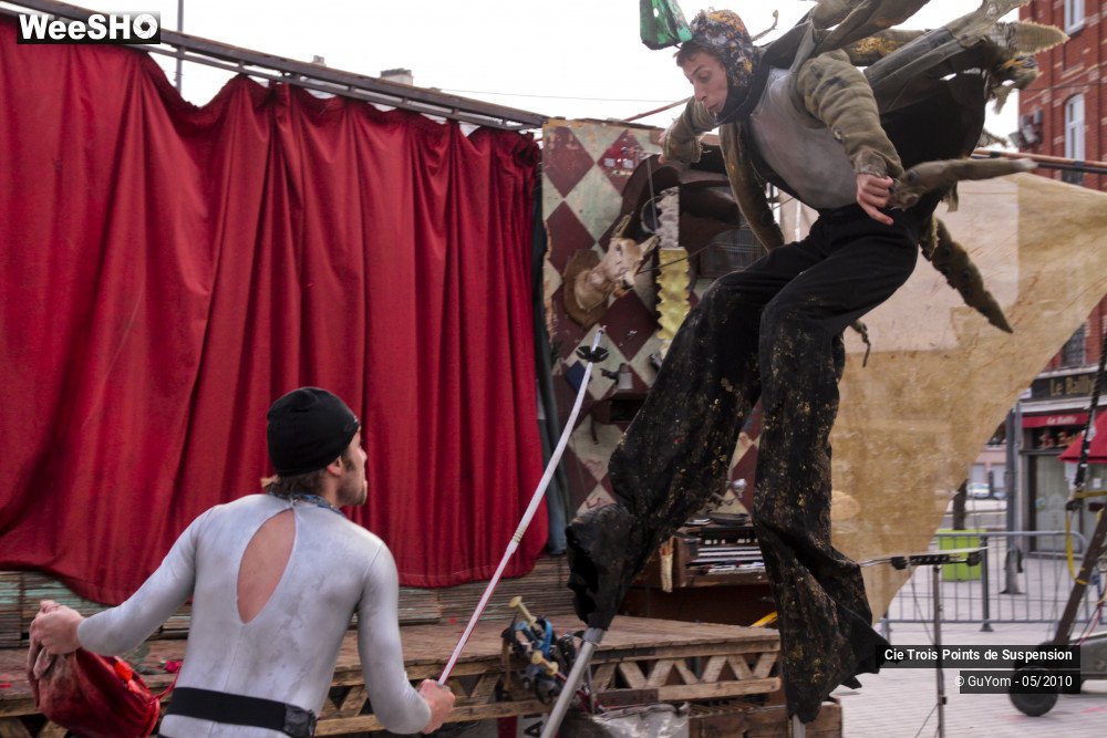 28/46 photos du spectacle Voyage en Bordure du Bord du Bout du Monde 1