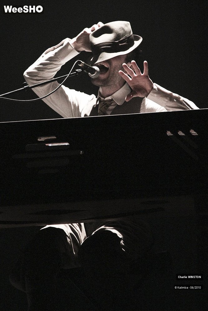 10/39 photos du spectacle Charlie WINSTON