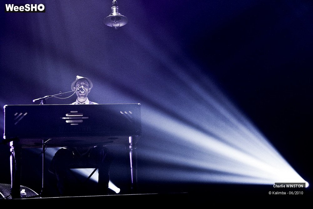 36/39 photos du spectacle Charlie WINSTON