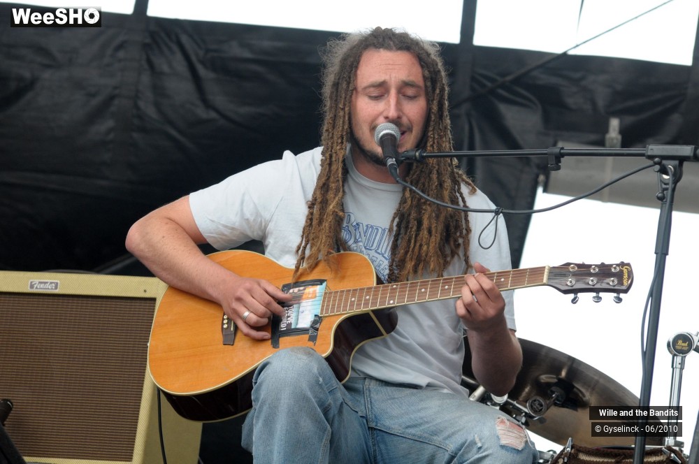 22/25 photos du spectacle Wille and the Bandits