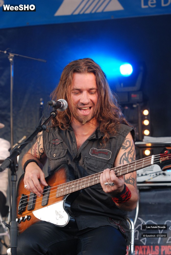 10/44 photos du spectacle Les Fatals Picards