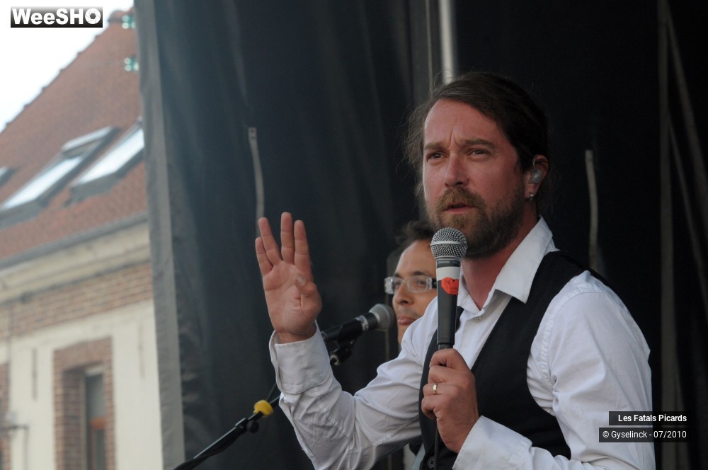 44/44 photos du spectacle Les Fatals Picards