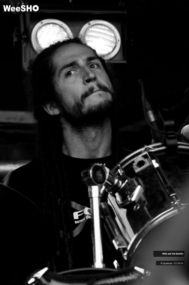 15/26 photos du spectacle Wille and the Bandits