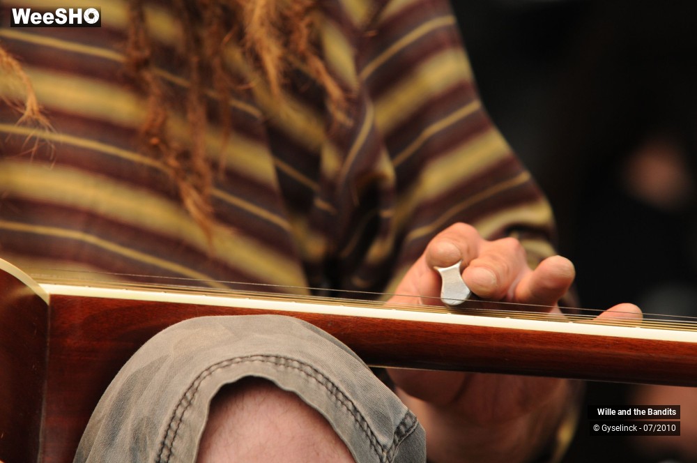 21/26 photos du spectacle Wille and the Bandits