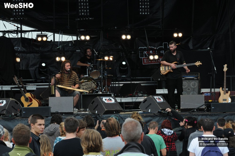 23/26 photos du spectacle Wille and the Bandits