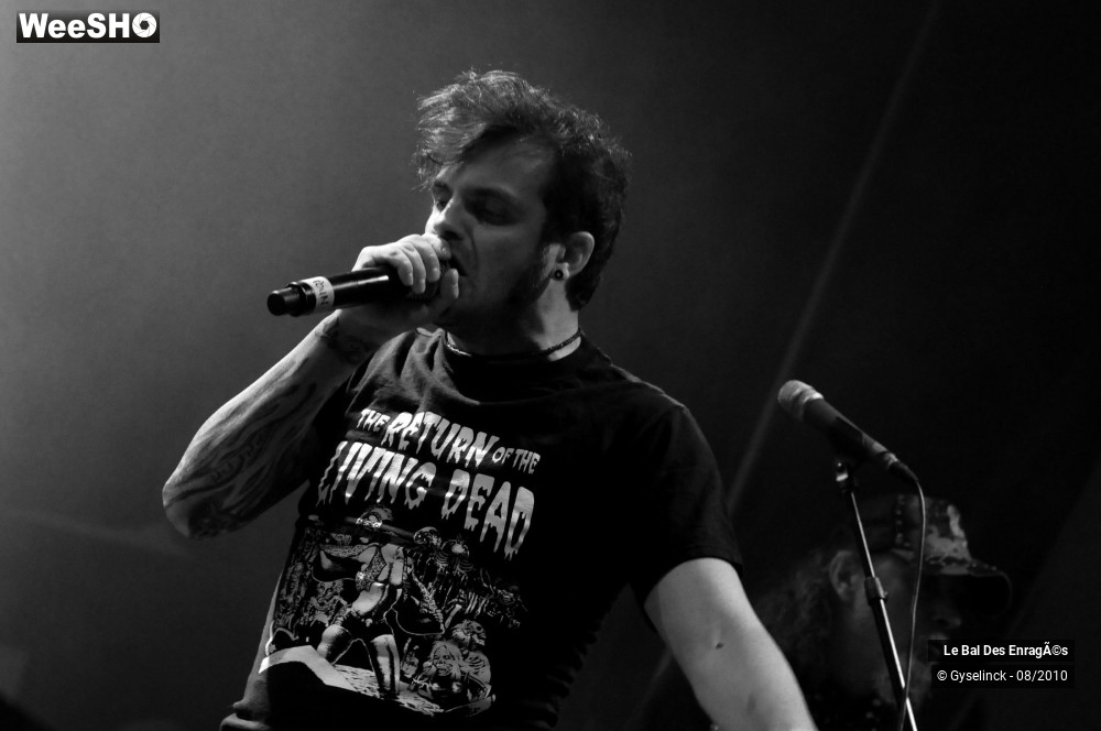 6/32 photos du spectacle Le Bal des Enragés 2