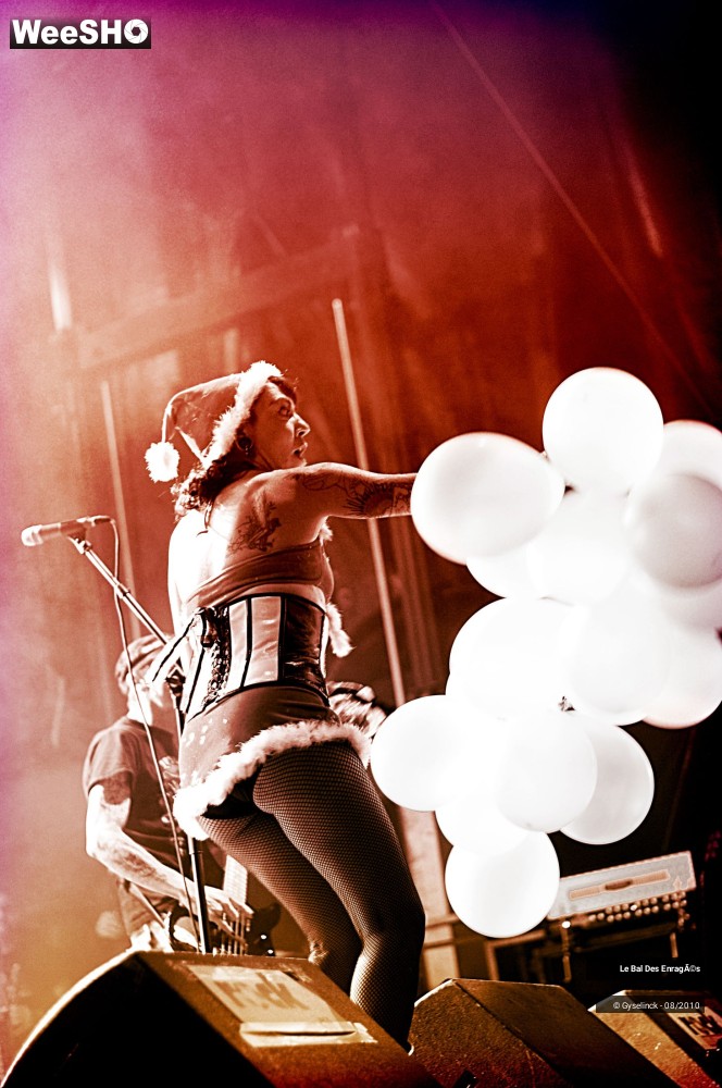 13/32 photos du spectacle Le Bal des Enragés 2