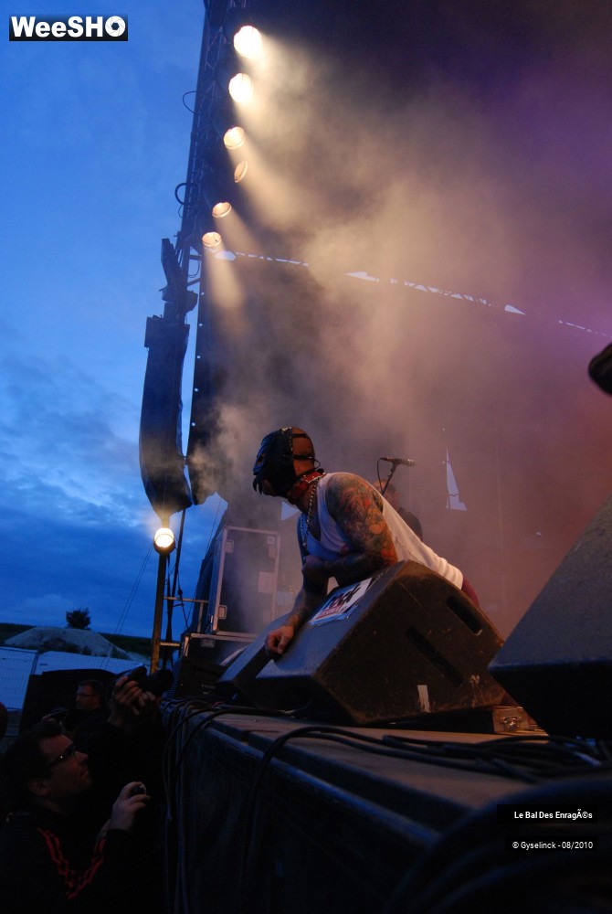 14/32 photos du spectacle Le Bal des Enragés 2