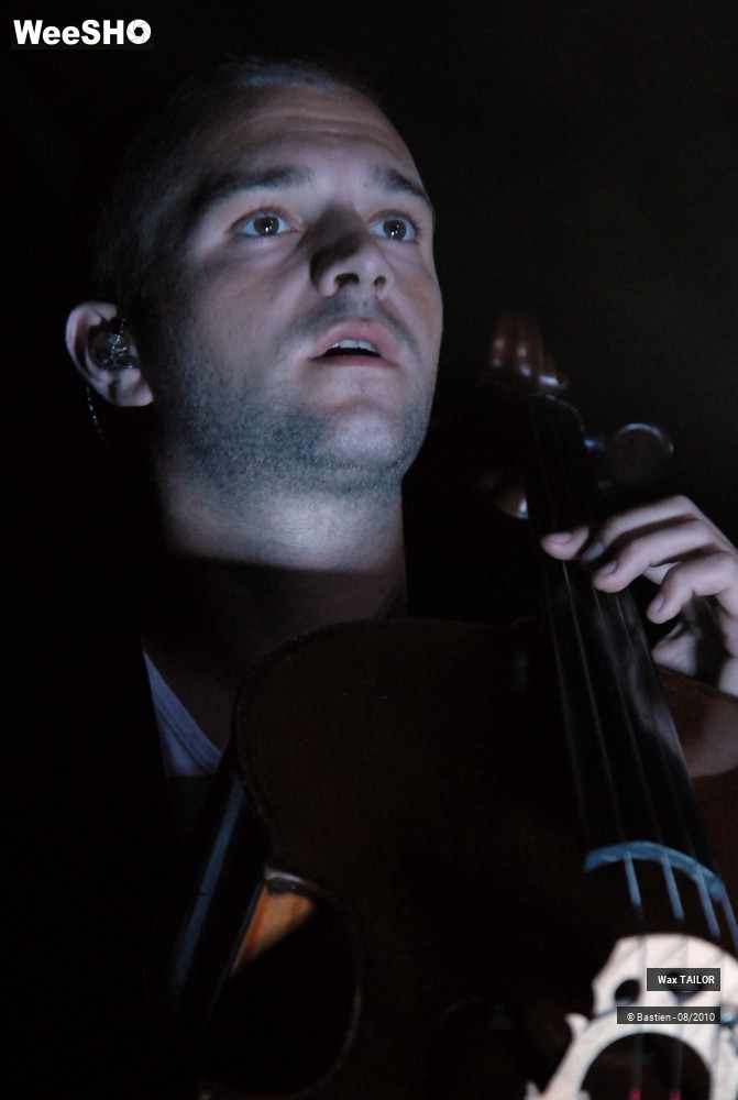 2/46 photos du spectacle Wax TAILOR