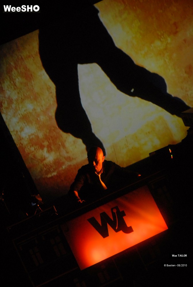 6/46 photos du spectacle Wax TAILOR