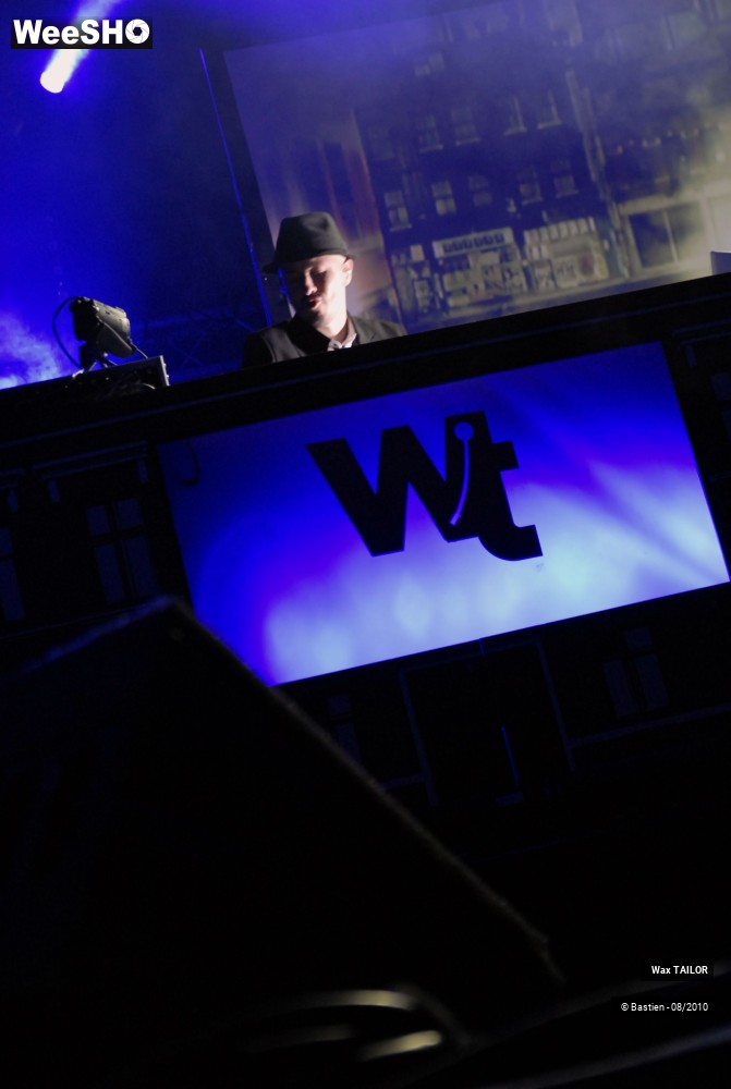 8/46 photos du spectacle Wax TAILOR
