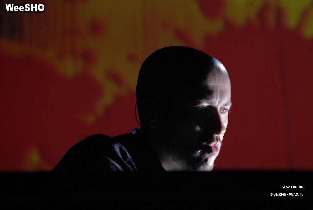 38/46 photos du spectacle Wax TAILOR