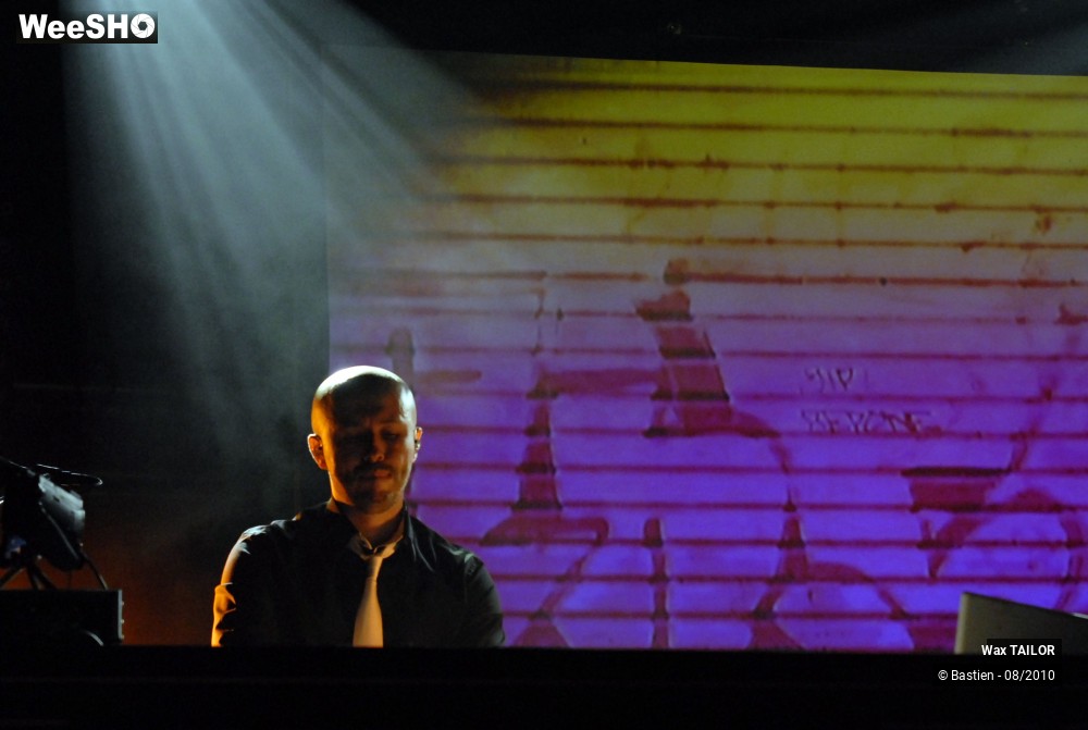 44/46 photos du spectacle Wax TAILOR