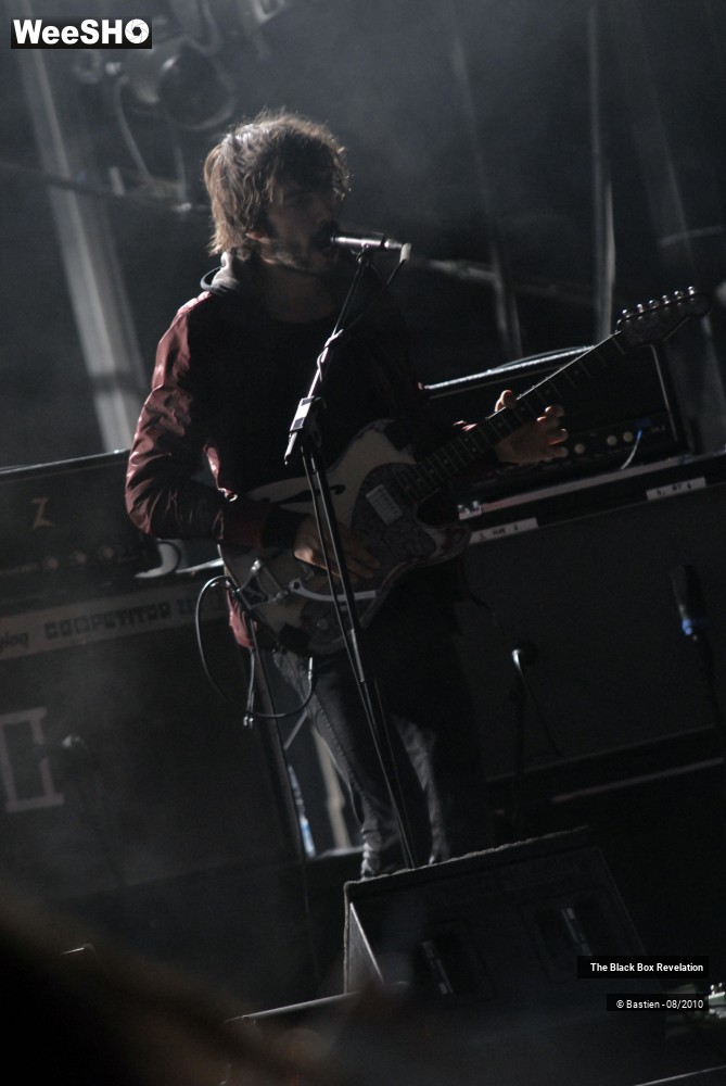 7/39 photos du spectacle The Black Box Revelation