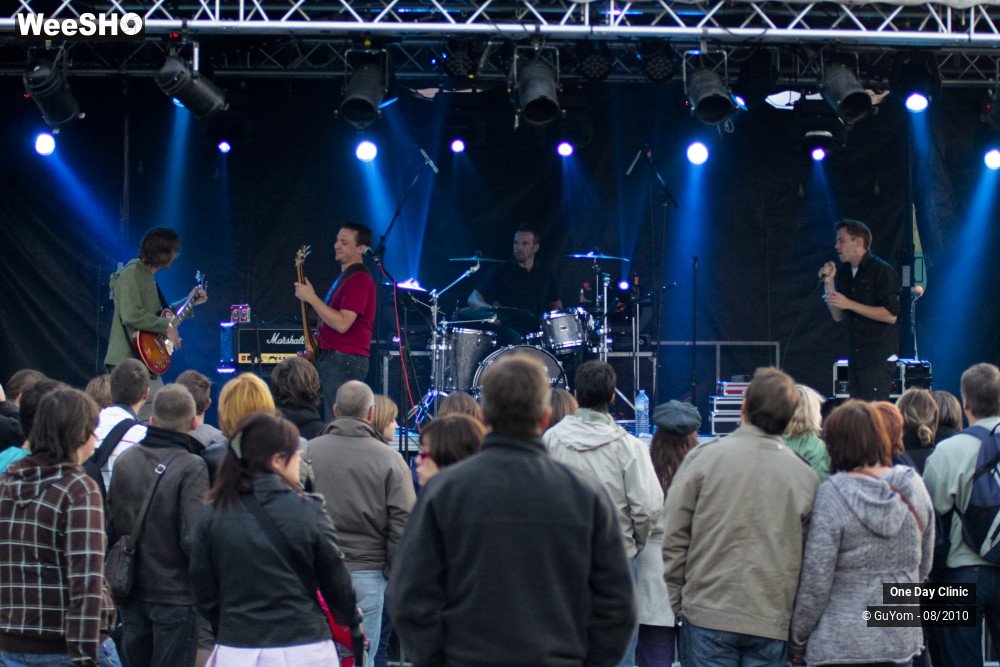 24/26 photos du spectacle One Day Clinic