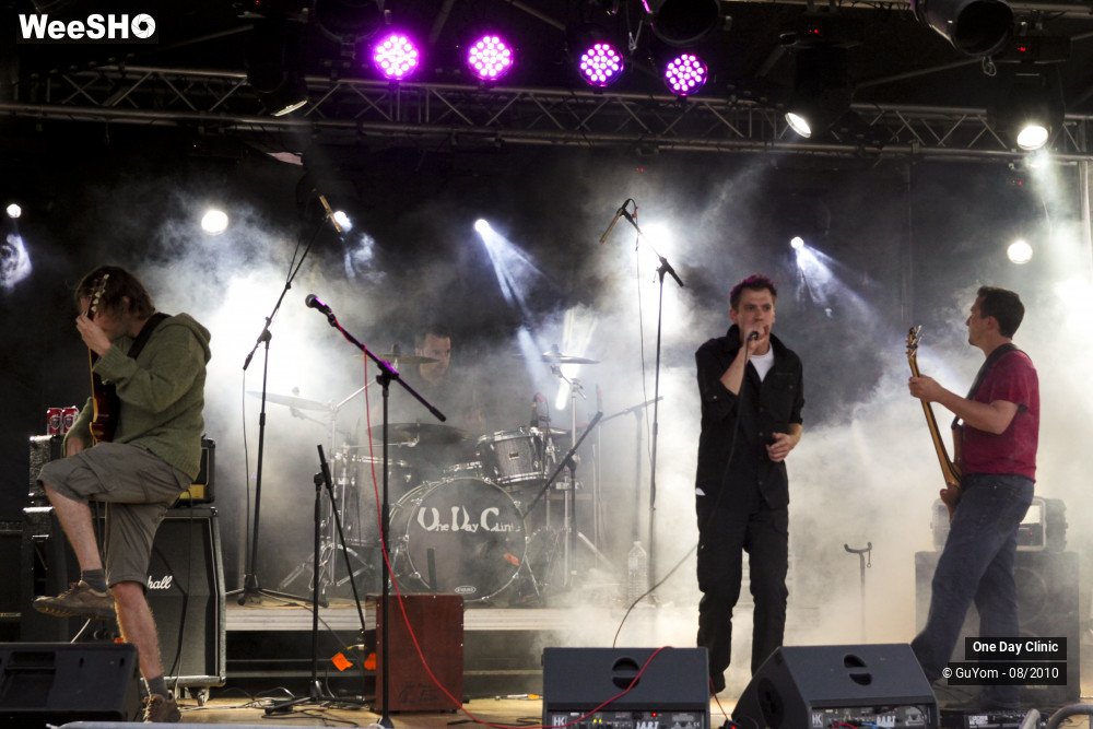 26/26 photos du spectacle One Day Clinic
