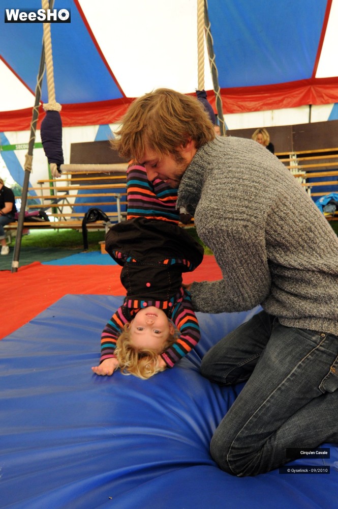 24/43 photos du spectacle Cirqu'en Cavale