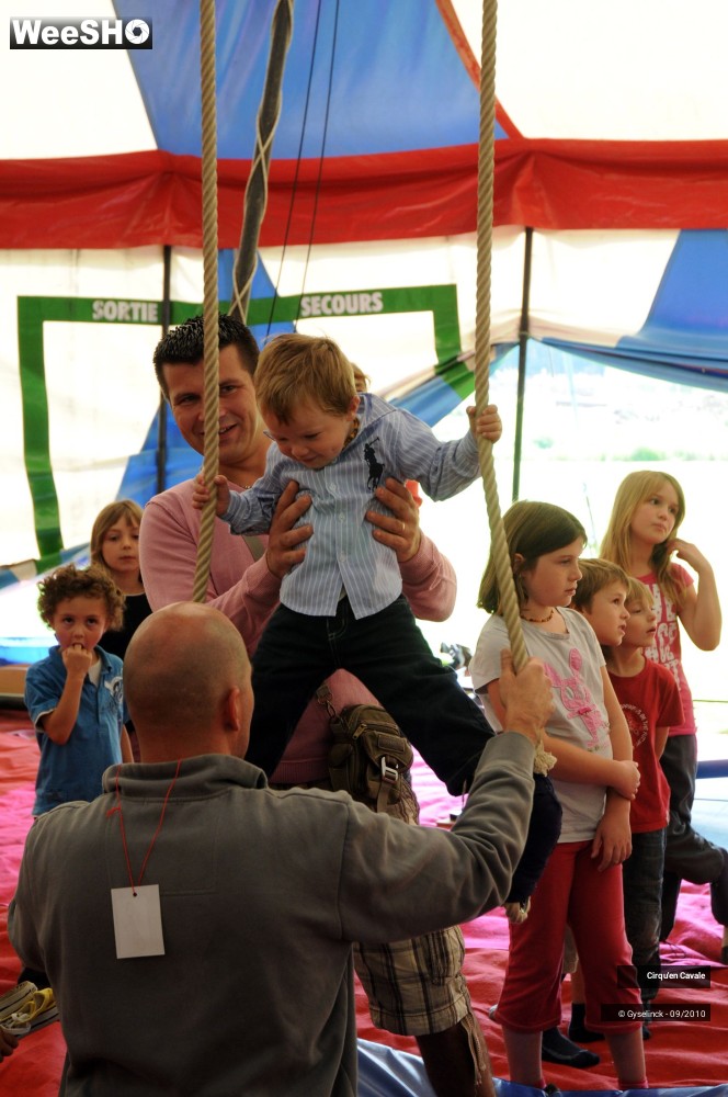 26/43 photos du spectacle Cirqu'en Cavale