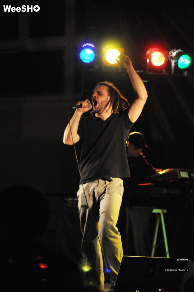 4/20 photos du spectacle La Familya