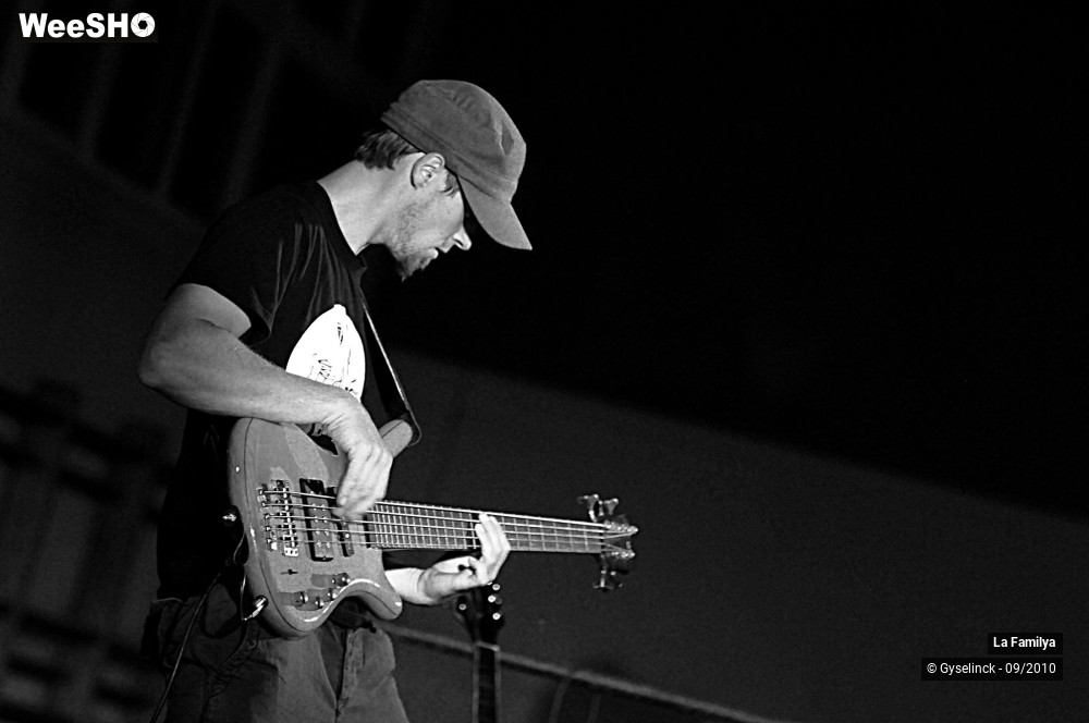 11/20 photos du spectacle La Familya