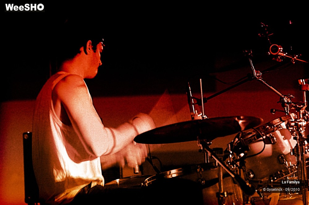 17/20 photos du spectacle La Familya