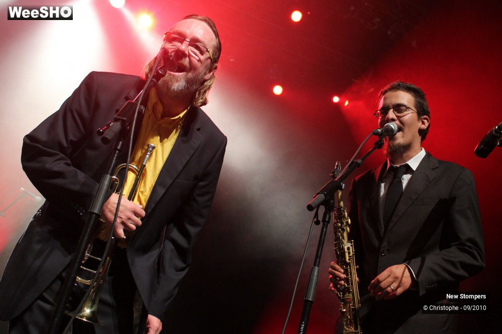 2/30 photos du spectacle New Stompers