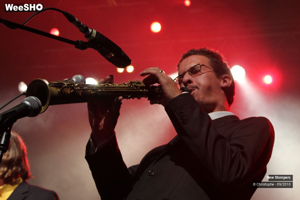 14/30 photos du spectacle New Stompers