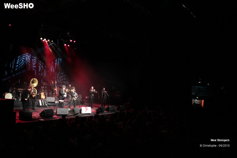 15/30 photos du spectacle New Stompers