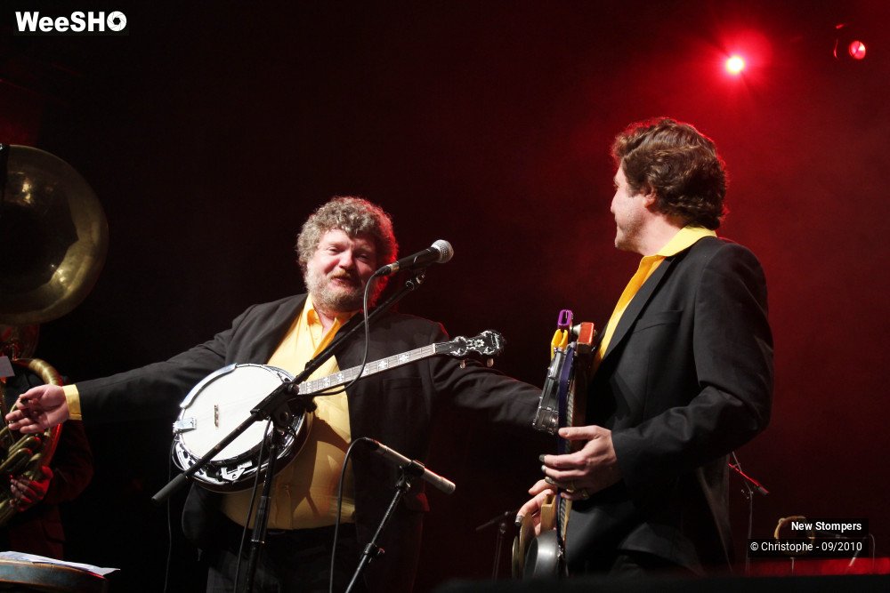 16/30 photos du spectacle New Stompers