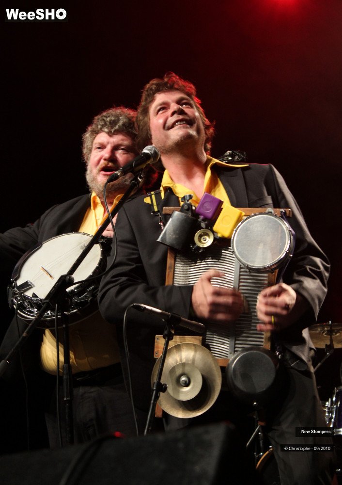 20/30 photos du spectacle New Stompers