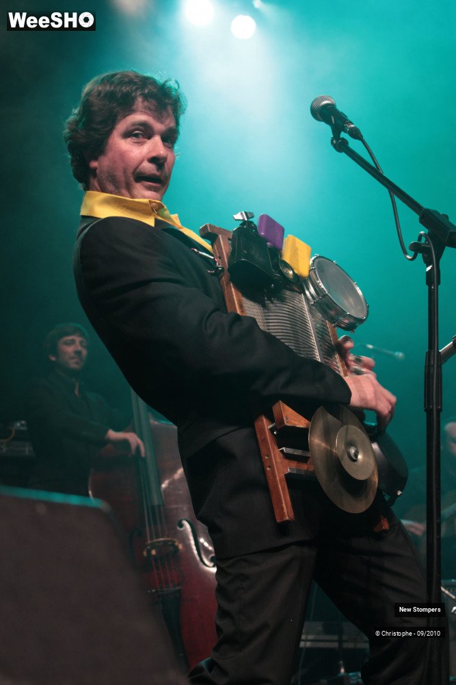 25/30 photos du spectacle New Stompers