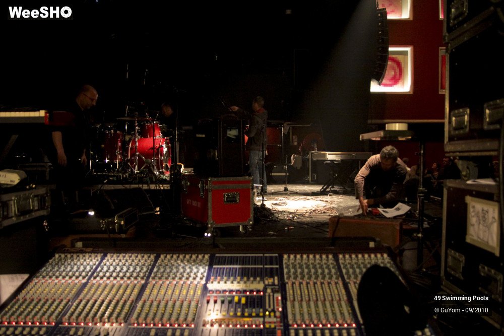 8/19 photos du spectacle 49 Swimming Pools