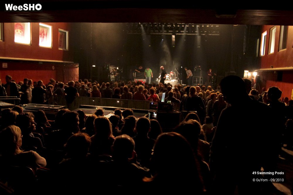 9/19 photos du spectacle 49 Swimming Pools