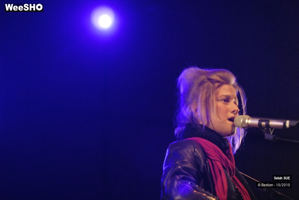 20/31 photos du spectacle Selah Sue