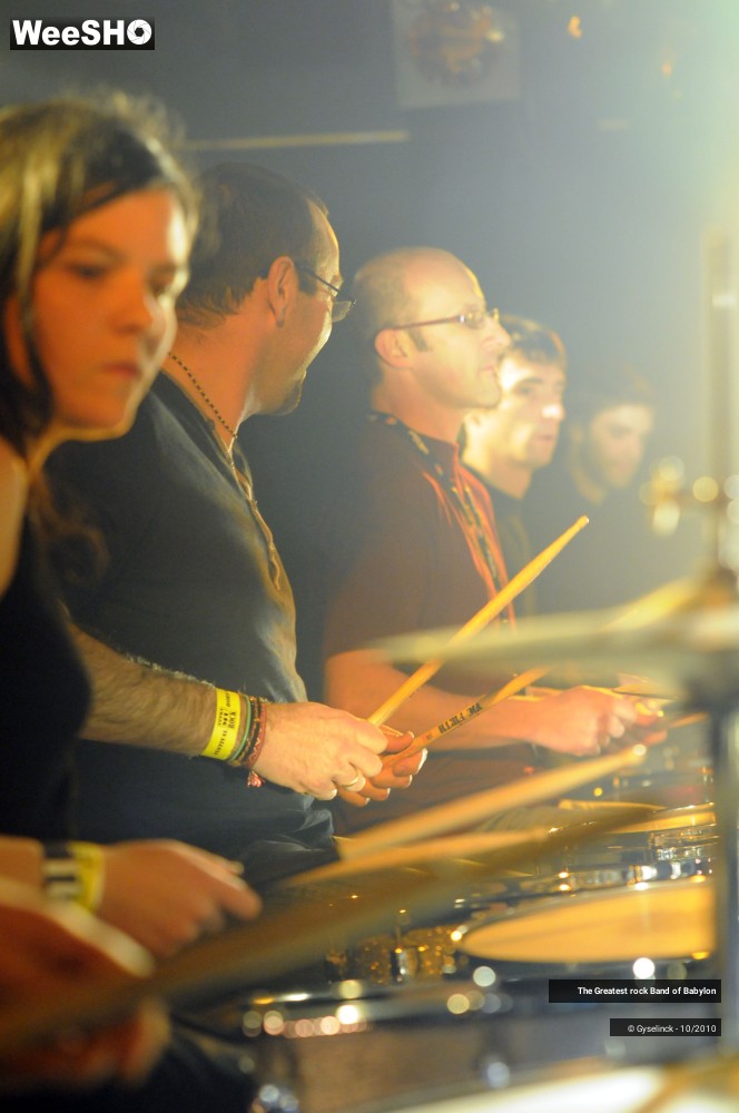 8/36 photos du spectacle The Greatest Rock Band Of Babylon