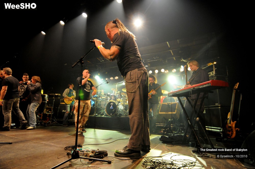 28/36 photos du spectacle The Greatest Rock Band Of Babylon