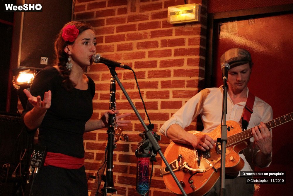 4/43 photos du spectacle 3 roues sous un parapluie