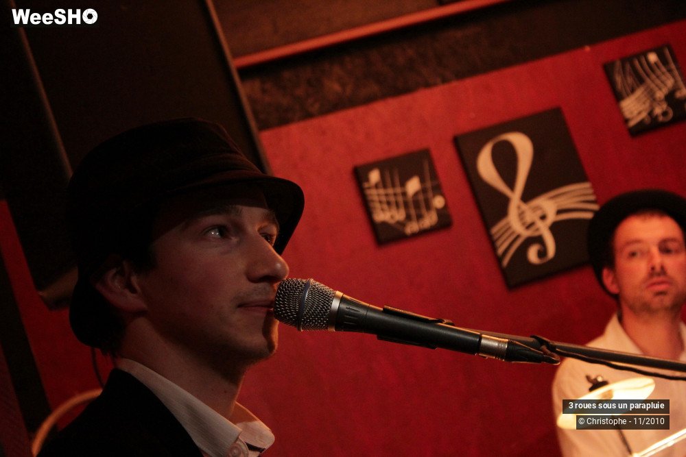 8/43 photos du spectacle 3 roues sous un parapluie