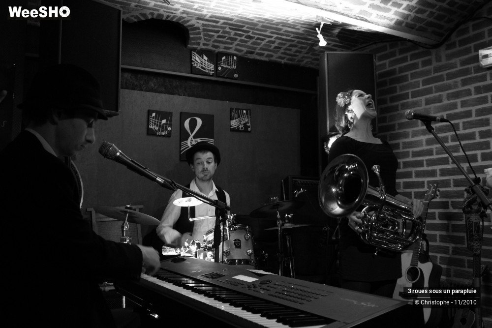 15/43 photos du spectacle 3 roues sous un parapluie