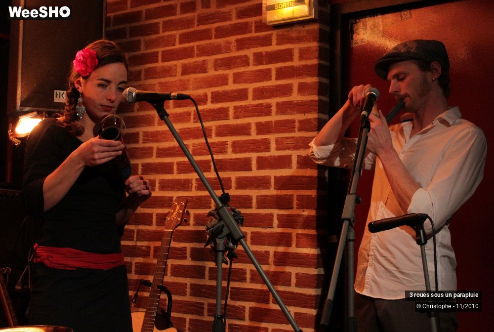 19/43 photos du spectacle 3 roues sous un parapluie