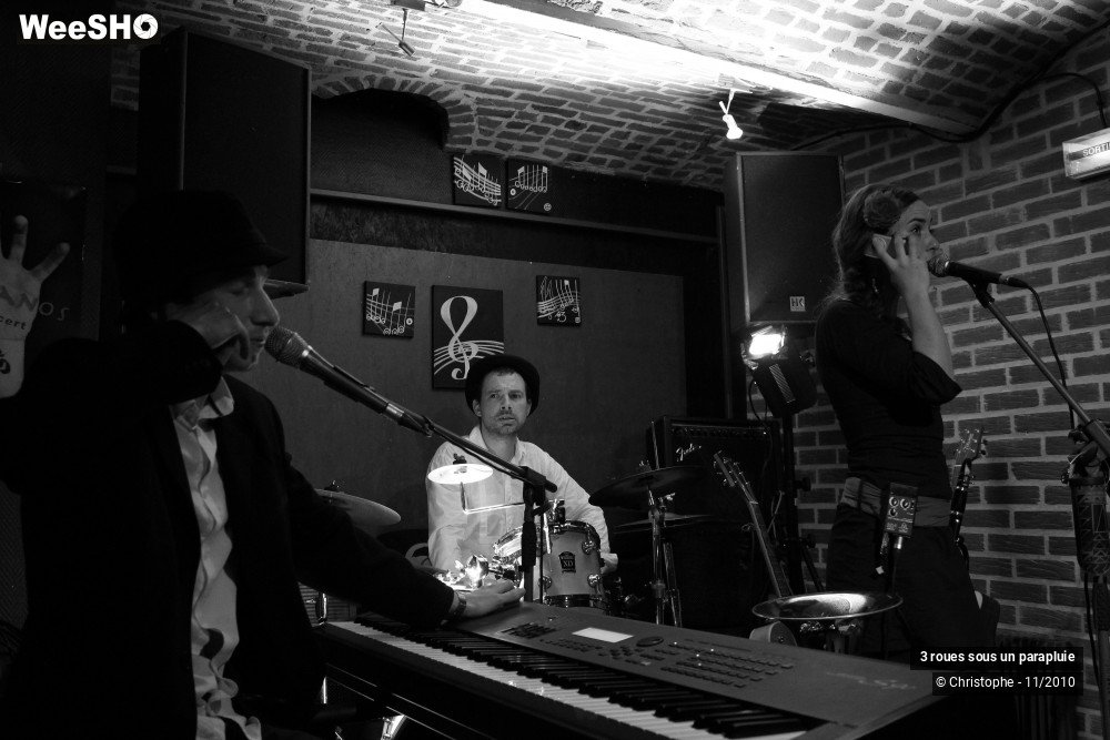 21/43 photos du spectacle 3 roues sous un parapluie