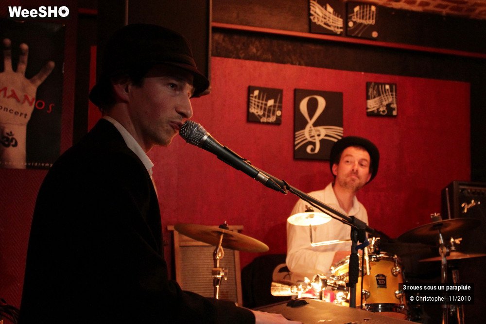 23/43 photos du spectacle 3 roues sous un parapluie