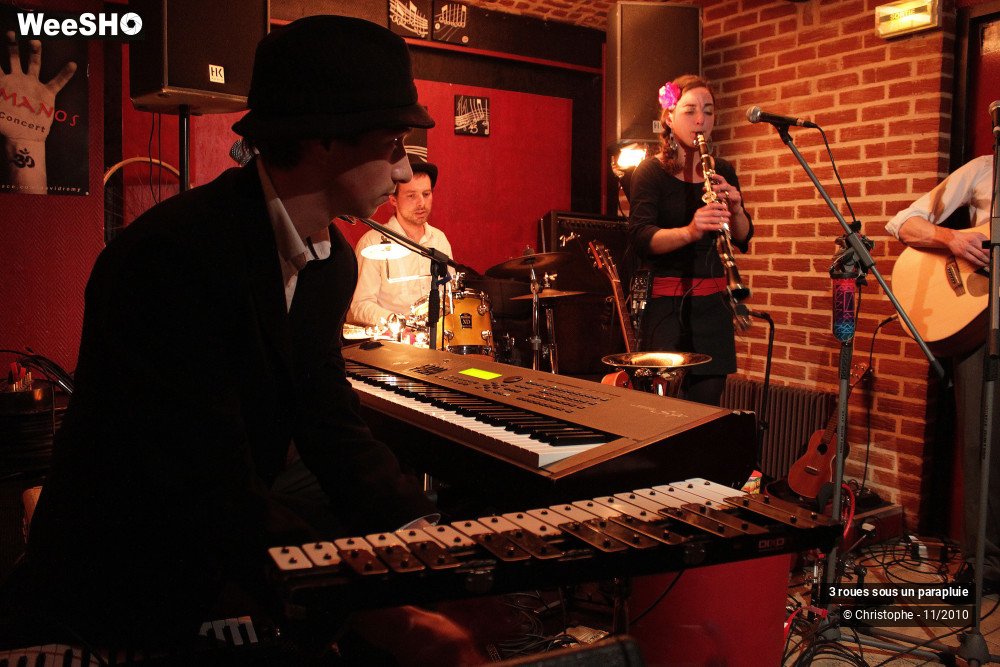 26/43 photos du spectacle 3 roues sous un parapluie