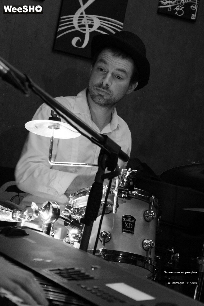 28/43 photos du spectacle 3 roues sous un parapluie